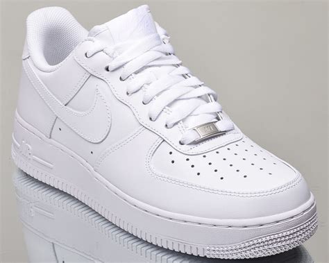 nike air force 1 07 fluwel bijenkorf|Nike Air Force 1 white shoes.